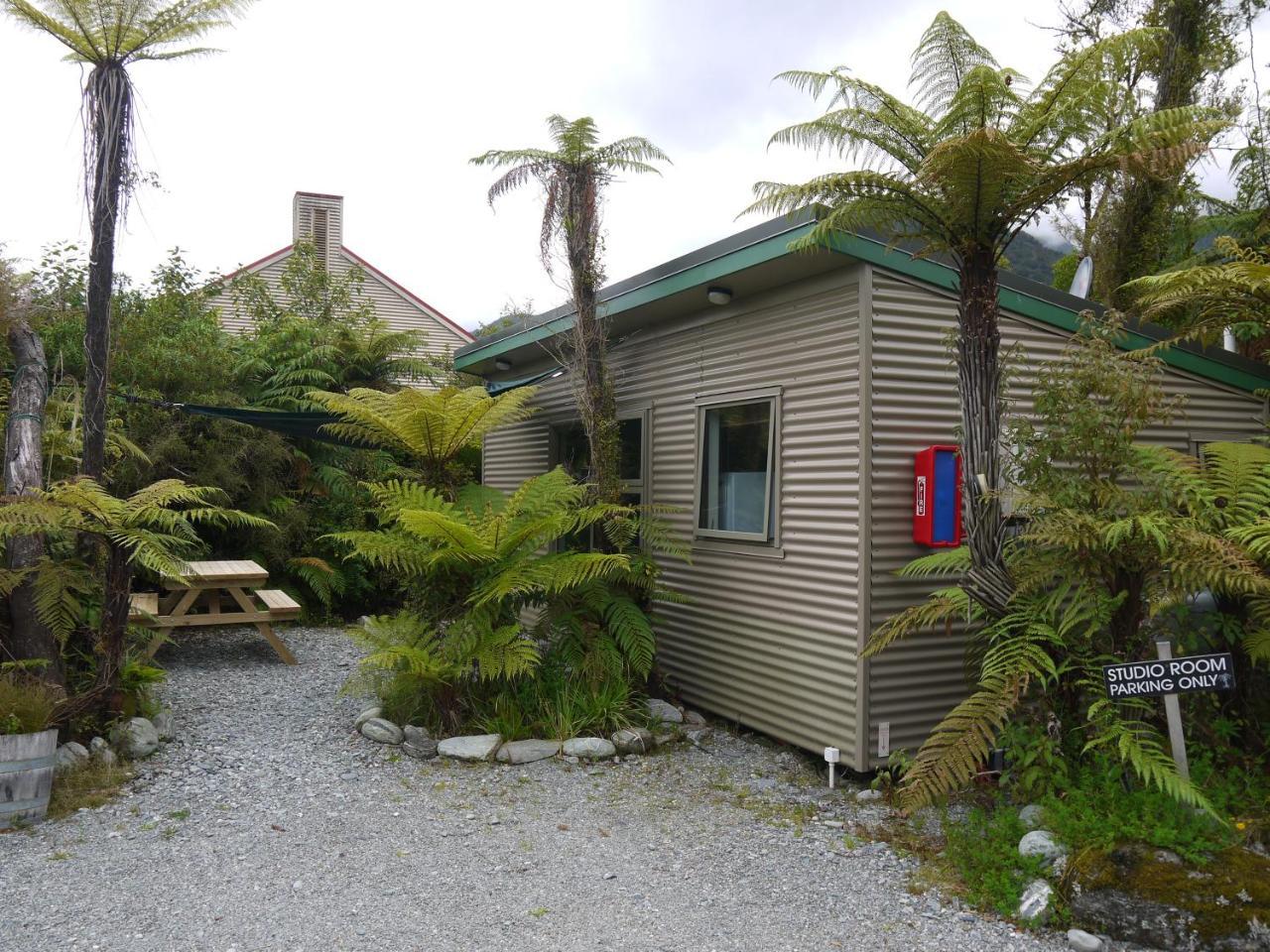 Central Franz Josef Cabins And Flats Экстерьер фото