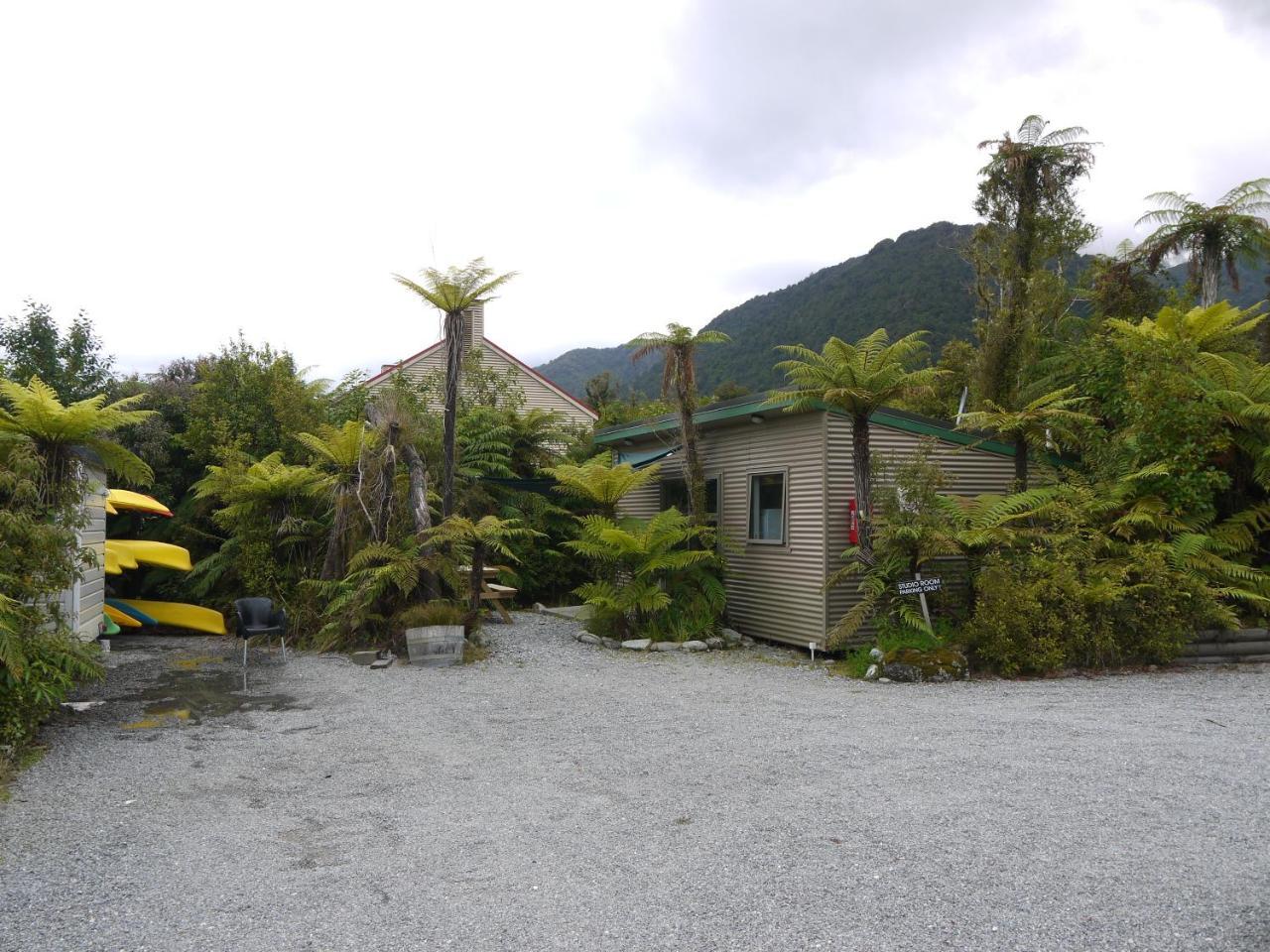 Central Franz Josef Cabins And Flats Экстерьер фото