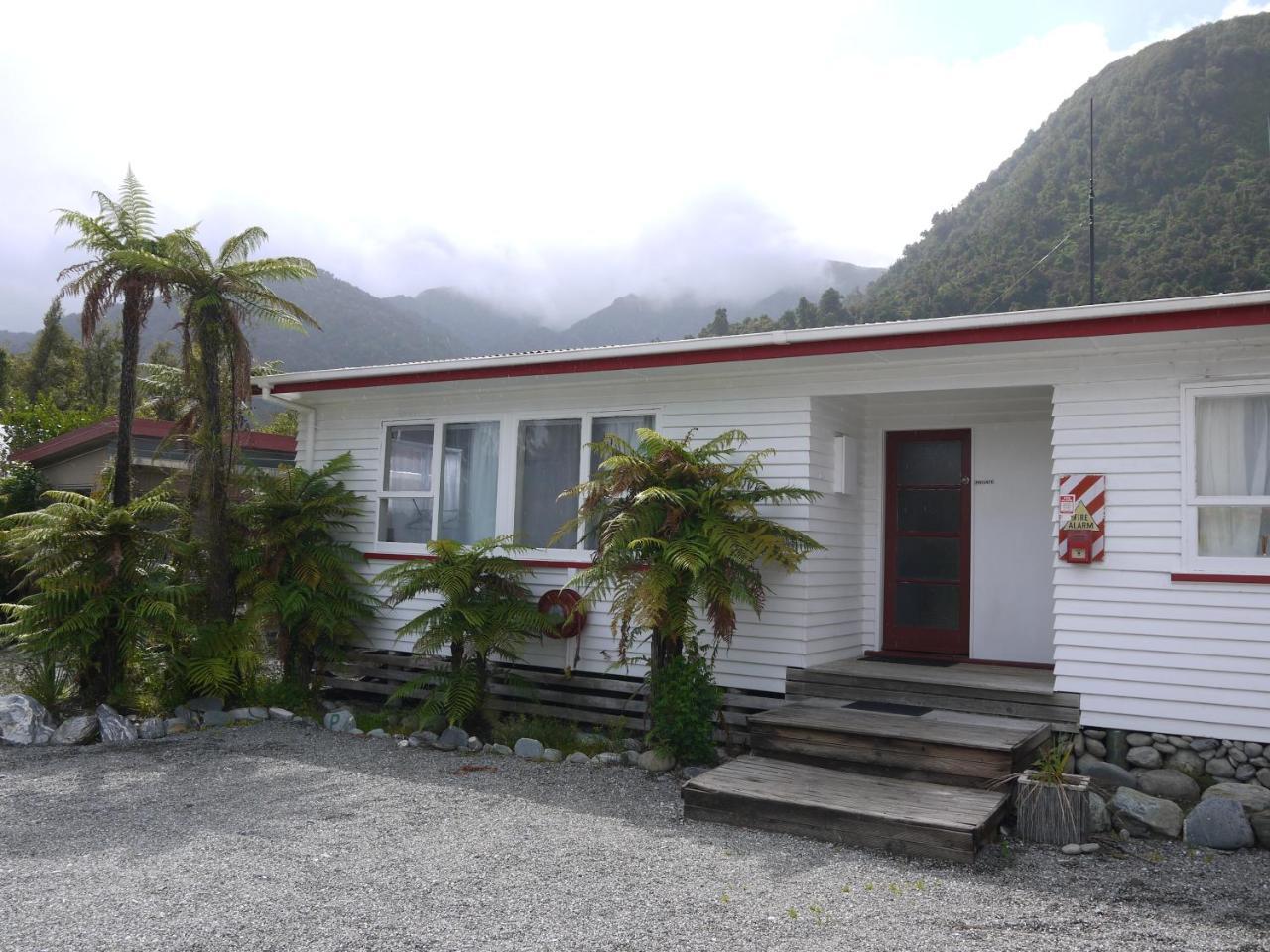 Central Franz Josef Cabins And Flats Экстерьер фото